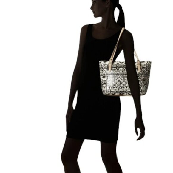 Sakroots Artist Circle Medium Satchel - Black/Amp/White One World - Picture 2 of 11